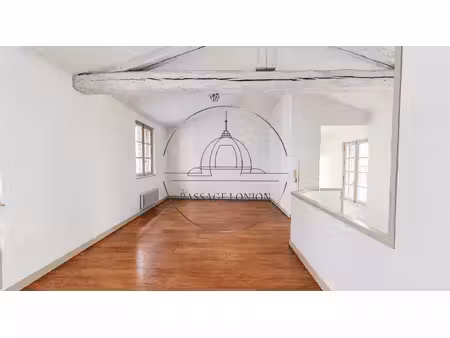 t3 de 70m² - hôtel particulier - ecusson/fac de droit - centre