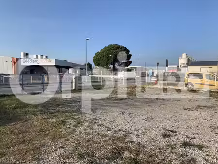 vente commerce lunel 34400 75m²