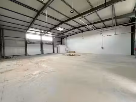 vente entrepôt les arcs 83460 700m²