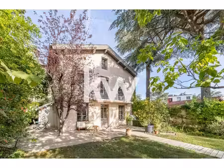 maison pleine de charme à la jomayere !