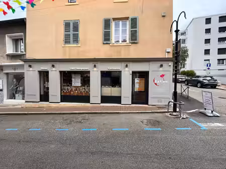 achat local commercial 85m² st priest 69800