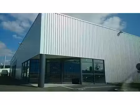 location local d'activités moneteau 600 m²