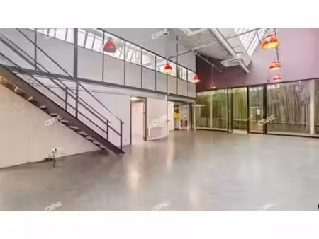 location local d'activités montreuil 711 m²