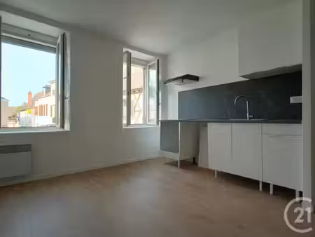 location appartement 2 pièces 77m² sancoins 18600