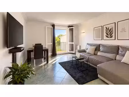 appartement  louable  11 000 € par an