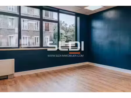 location local professionnel 102m² lyon 9ème