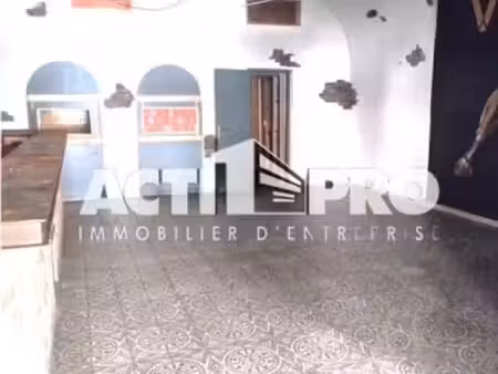 location local commercial 80m2 perpignan 66000 - 2500 € - surface privée