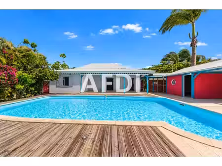 sainte-luce – villa de plain-pied avec piscine et bungalow ind