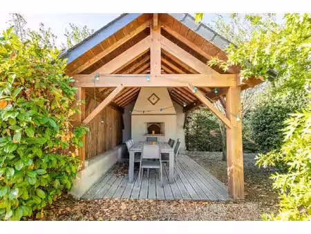 maison familiale en centre ville avec jardin et dépendances