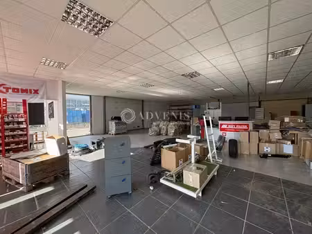 location commerce pézenas 34120 450m²