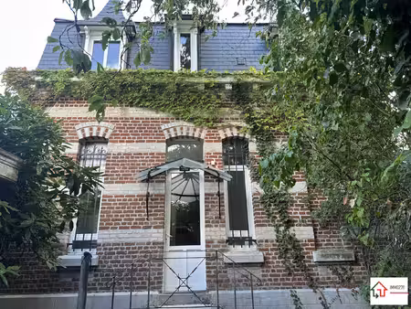 maison bourgeoise individuelle au pied de cassel