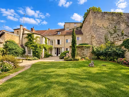 belle maison de ville centre historique senlis avec grand ja