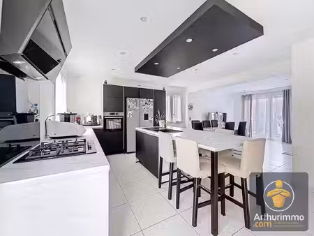 vente maison 6 pièces 122 m2 à yerres