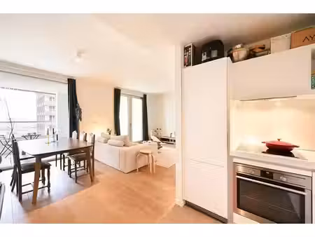instapklaar appartement met ruim terras op het eilandje■