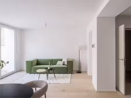 knap gerenoveerd 2-slaapkamer appartement met ruim privatief terras