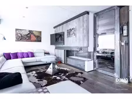 unieke eigendom met woning  2 appartementen en magazijnen op 13a88ca