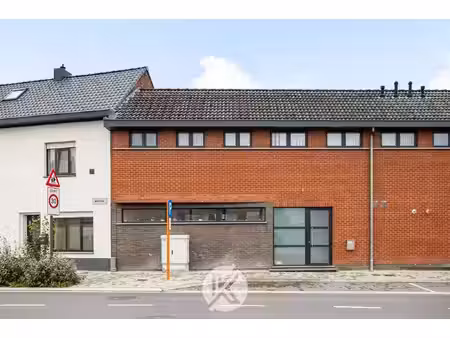 moderne gezinswoning met aparte garage
