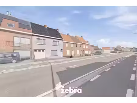 ruime woning met 4 slaapkamers op een perceel van 601 m² te meulebeke!