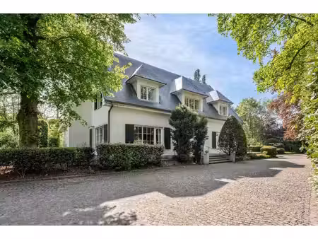 gerenoveerde villa op domein hof van lachenen te lier.