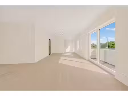 prachtig gerenoveerd appartement met 2 slaapkamers en terrassen!