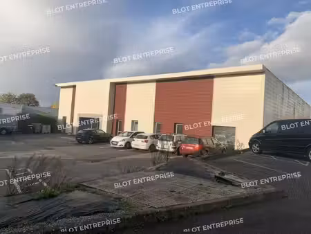 location local d’activités ploeren 56880 821m²