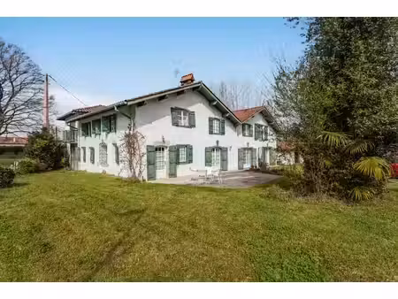 vente maison 14 pièces 402m2 urt 64240 - 770000 € - surface privée