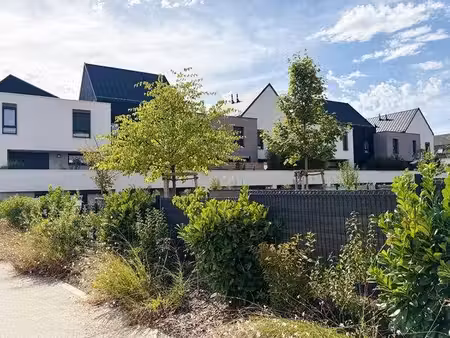 t4 duplex avec terrasse  garage et place de parking privative