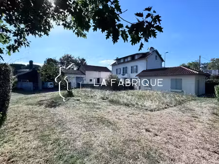 vente maison 8 pièces 195m2 pau 64000 - 450000 € - surface privée