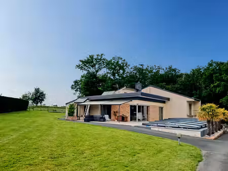 vente maison 6 pièces  165.22m²  couffé