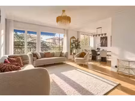 vente appartement de luxe bron 6 pièces 116 m²