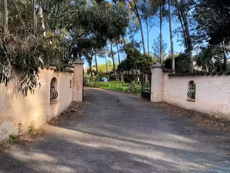 villa provençale de 150m2 sur un terrain de 5000m2 beaucoup