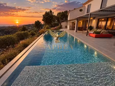 maison de luxe de 4 chambres en vente à sanary-sur-mer  provence-alpes-côte d'azur