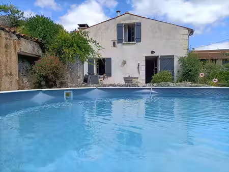 vente maison 4 pièces  133.20m²  bords