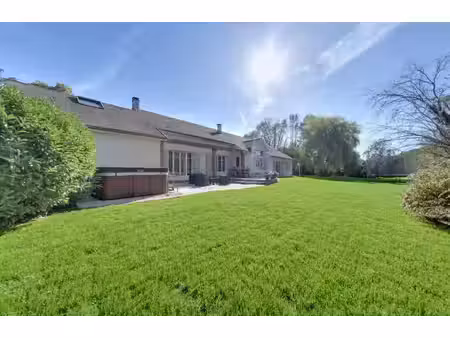 vente maison 8 pièces  235.00m²  ozoir
