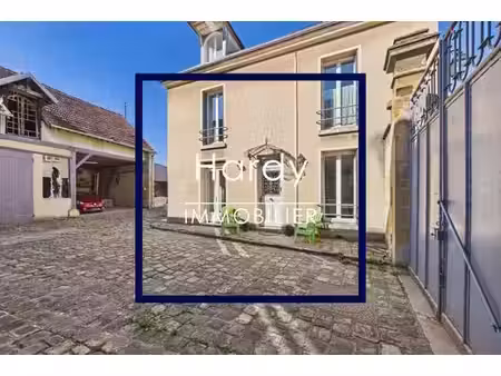 prestigieux immeuble de rapport en vente à cergy  île-de-france