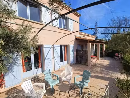 villa de 160 m² avec piscine et 4 000 m² de terrain