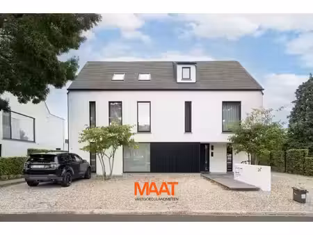 recent duplex met 2 slpk en eigen inkom
