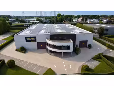 magazijn met kantoren te huur in beveren