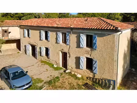 ferme de 128m2 avec dépendance de 45m2 et terrain de 6000m2