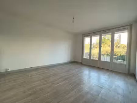 location appartement 3 pièces 55m² rodez 12000
