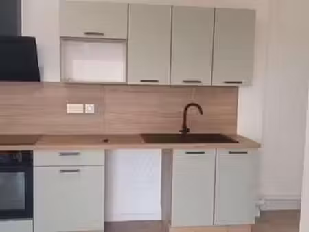location appartement 3 pièces à angers (49000) : à louer 3 pièces / 53m² angers