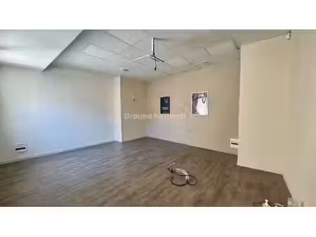 vente commerce 9 pièces 218 m² marguerittes (30320)