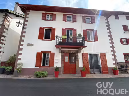 belle maison de ville de 143 m² à arnéguy avec appartement indépendant et terrasse