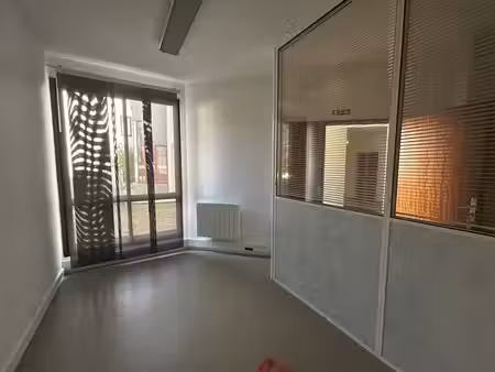 location bureaux saint nazaire 44600 123m²