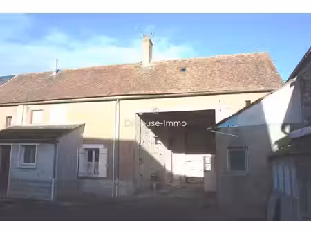 corps de ferme avec dépendances à aménager