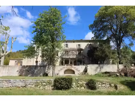 bastide 1000 m2 sur 1.7 hectare ou plus