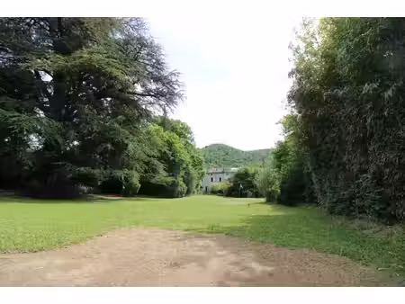 maison de maitre 464 m2 + 150 m2 caves et garage..