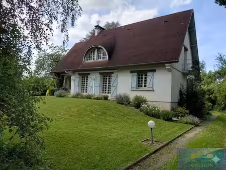 villa de 184 m2 sur un terrain de 2 665 m2 axe lourdes-pau