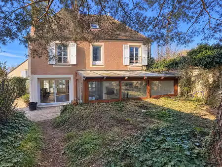 maison de caractère à rénover - 175 m²  4 chambres  jardin et beaux volumes