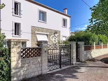 maison de luxe de 10 pièces en vente à saintes  france